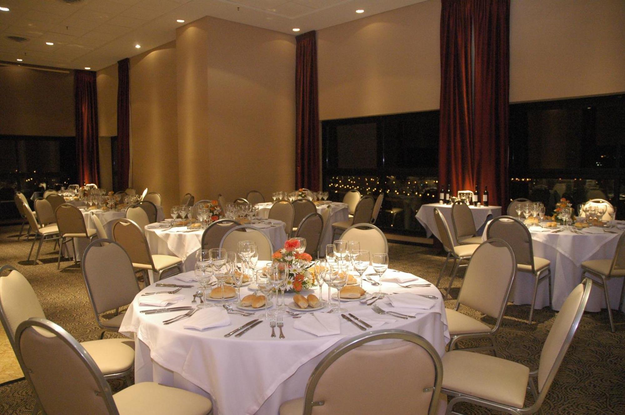 Howard Johnson Plaza Jujuy San Salvador de Jujuy Restaurant foto