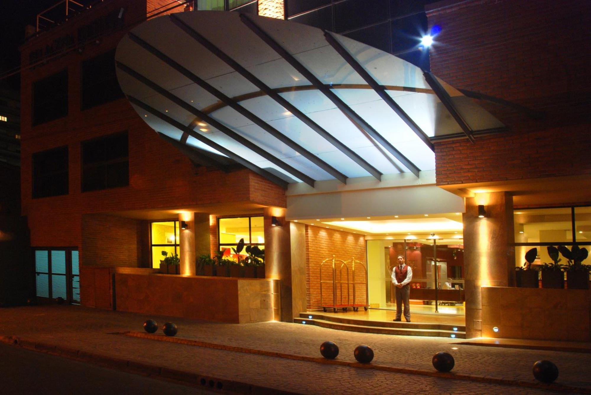 Howard Johnson Plaza Jujuy San Salvador de Jujuy Exterior foto